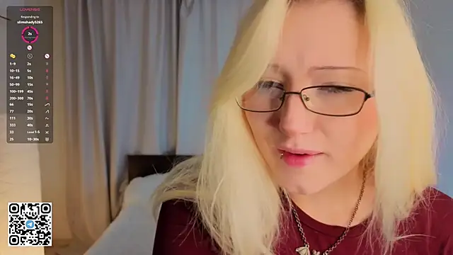 Snapshot of StellaZeolla chatting on 12-18-25, 04:07 StellaZeolla online show from 12-18-25, 04:07