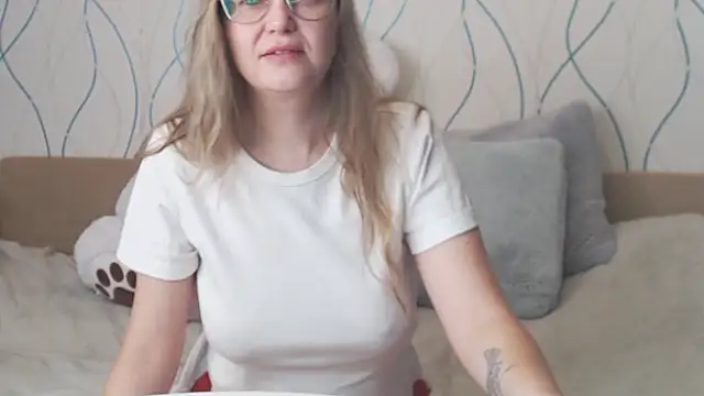 Snapshot of KissKsy chatting on 12-01-25, 06:07 KissKsy online show from 12-01-25, 06:07