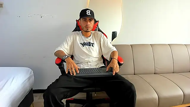 MatthewCullen online show from 12-20-25, 07:32