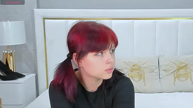 Snapshot of HANNA_BELL chatting on 12-02-25, 11:45 HANNA BELL online show from 12-02-25, 11:45