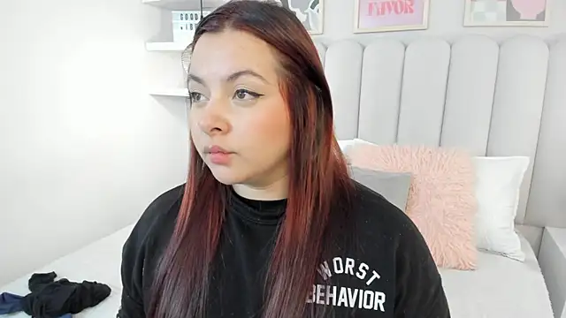 Nina Rouse  online show from 12-17-25, 12:22