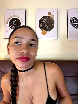 Snapshot of ZoeyFierce chatting on 12-01-25, 01:05 ZoeyFierce online show from 12-01-25, 01:05