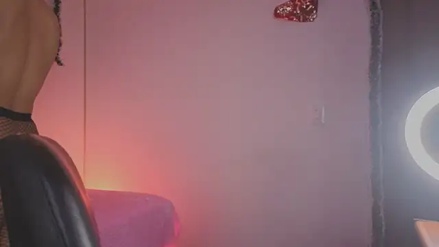 Snapshot of MarillynMorgan chatting on 12-03-25, 01:42 MarillynMorgan online show from 12-03-25, 01:42