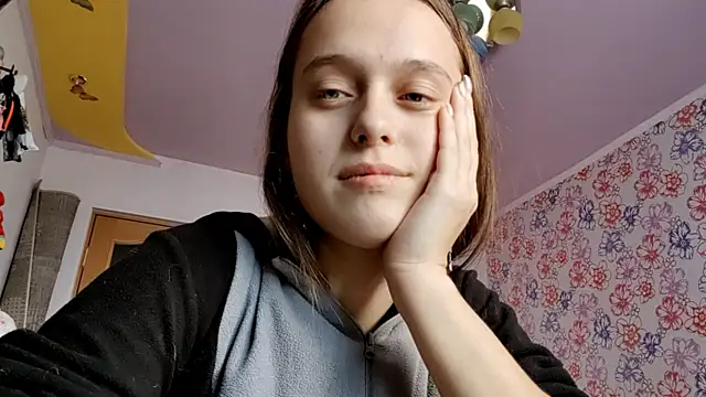 Snapshot of SophieHazely chatting on 12-05-25, 01:36 SophieHazely online show from 12-05-25, 01:36