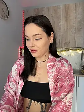 Snapshot of EvaNoirrr chatting on 12-02-25, 06:19 EvaNoirrr online show from 12-02-25, 06:19