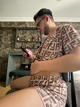 Snapshot of mcylzsd chatting on 11-30-25, 10:41 mcylzsd online show from 11-30-25, 10:41