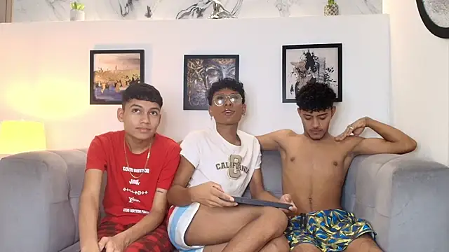 COUPLES BOYS online show from 02-25-26, 01:26