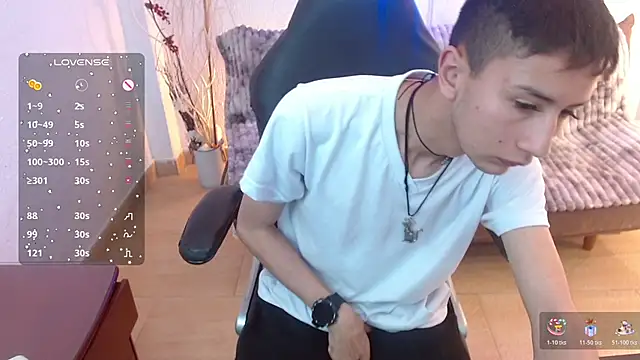 Snapshot of AngelRonson_ chatting on 11-28-25, 04:48 AngelRonson online show from 11-28-25, 04:48