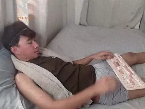 Snapshot of asiantwink0000 chatting on 11-29-25, 12:35 asiantwink0000 online show from 11-29-25, 12:35