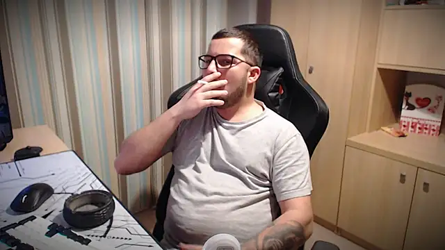 Snapshot of kevinnlovelly chatting on 11-27-25, 06:21 kevinnlovelly online show from 11-27-25, 06:21