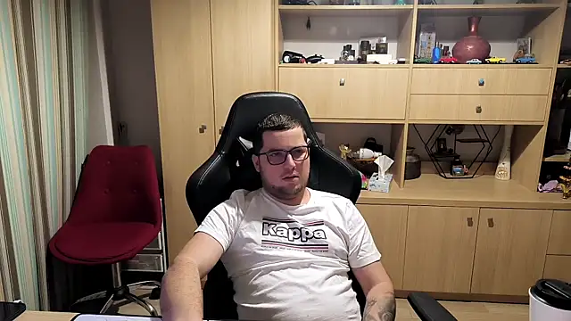 Snapshot of kevinnlovelly chatting on 12-02-25, 11:34 kevinnlovelly online show from 12-02-25, 11:34