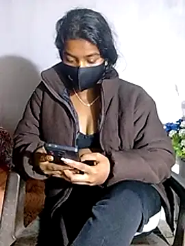 Snapshot of pooja199 chatting on 12-14-25, 06:01 pooja199 online show from 12-14-25, 06:01