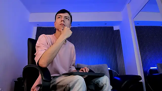 Snapshot of Bastthianxxx chatting on 11-29-25, 07:50 Bastthianxxx online show from 11-29-25, 07:50