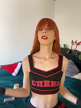 Snapshot of Nicole__7u7 chatting on 12-15-25, 04:22 Nicole 7u7 online show from 12-15-25, 04:22