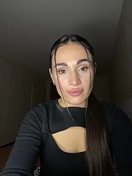 Snapshot of MonikaSi chatting on 12-17-25, 07:53 MonikaSi online show from 12-17-25, 07:53