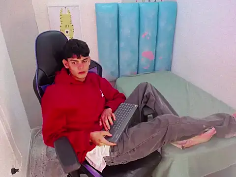 Snapshot of Lil_babyyy_ chatting on 12-14-25, 03:23 Lil babyyy online show from 12-14-25, 03:23