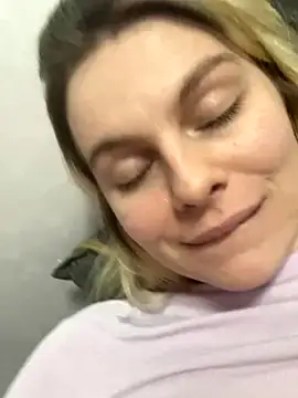 Snapshot of d0uble_trouble chatting on 12-01-25, 07:30 d0uble trouble online show from 12-01-25, 07:30