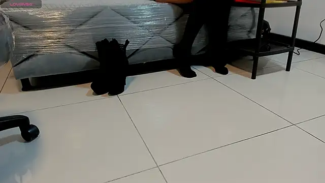 Snapshot of Lilith_Zamara_ chatting on 12-16-25, 01:38 Lilith Zamara online show from 12-16-25, 01:38