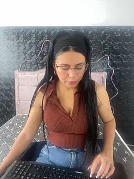 Snapshot of Alanaa_Sweet- chatting on 12-02-25, 07:42 Alanaa Sweet- online show from 12-02-25, 07:42