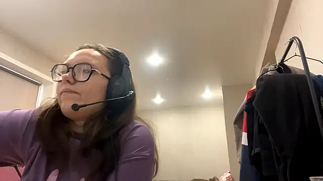 Snapshot of KerriMcbreen chatting on 12-05-25, 04:32 KerriMcbreen online show from 12-05-25, 04:32