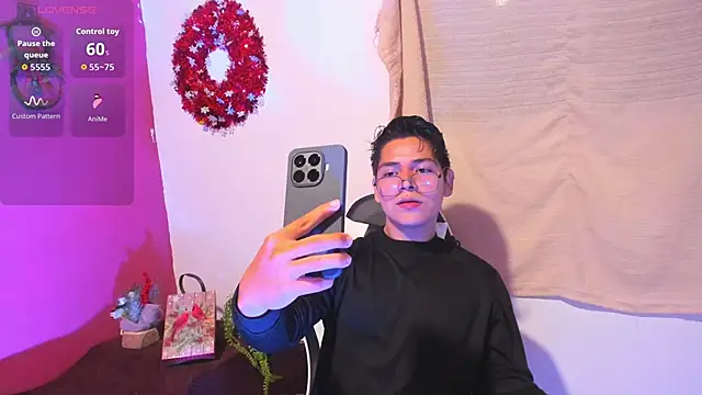 Snapshot of Asta_YunoXXX chatting on 12-05-25, 05:05 Asta YunoXXX online show from 12-05-25, 05:05