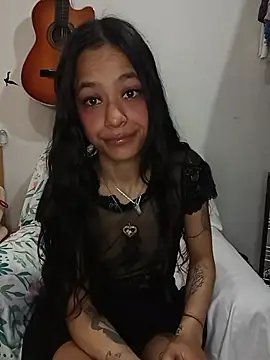 Snapshot of Emma_Everett chatting on 12-02-25, 12:32 Emma Everett online show from 12-02-25, 12:32