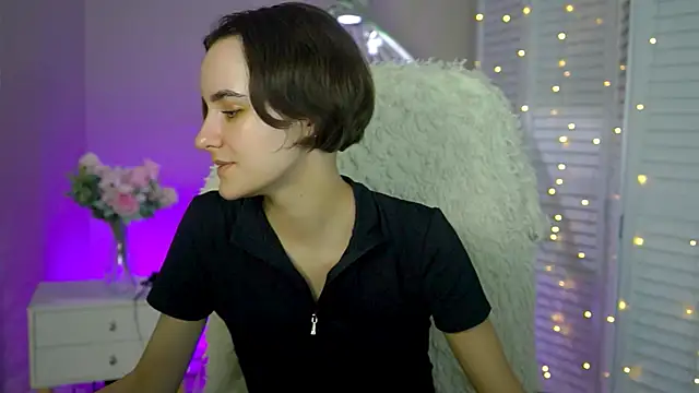 Snapshot of KateWillows chatting on 12-02-25, 12:21 KateWillows online show from 12-02-25, 12:21