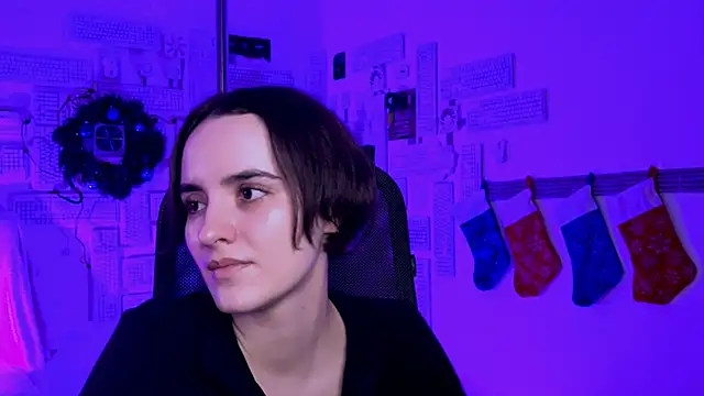 Snapshot of KateWillows chatting on 12-16-25, 08:19 KateWillows online show from 12-16-25, 08:19