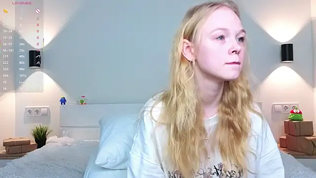 GhisllaineWestler online show from 02-15-26, 07:51