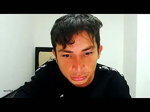 Snapshot of albeirothh chatting on 12-01-25, 03:44 albeirothh online show from 12-01-25, 03:44