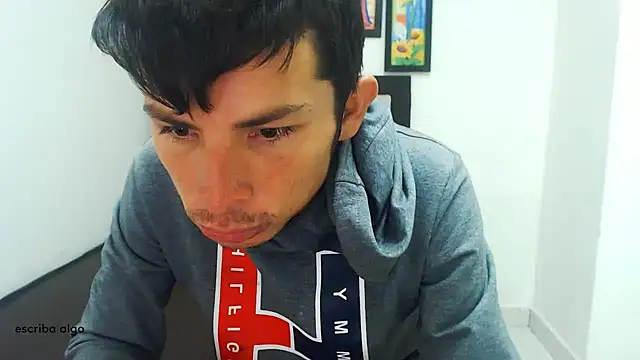 Snapshot of albeirothh chatting on 12-05-25, 04:58 albeirothh online show from 12-05-25, 04:58