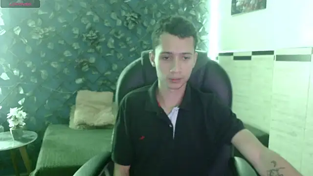 Snapshot of LucassSmith11 chatting on 12-14-25, 11:26 LucassSmith11 online show from 12-14-25, 11:26