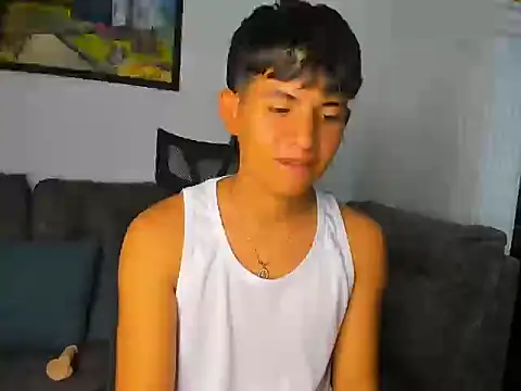 Snapshot of Mikke18 chatting on 12-02-25, 08:48 Mikke18 online show from 12-02-25, 08:48