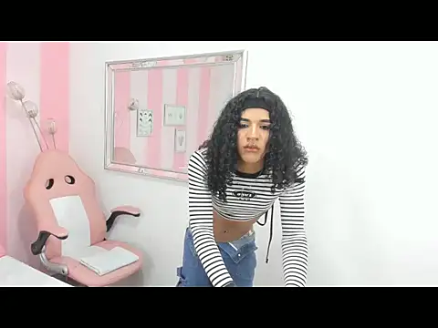 Snapshot of Amaia_Monroe chatting on 12-16-25, 05:12 Amaia Monroe online show from 12-16-25, 05:12