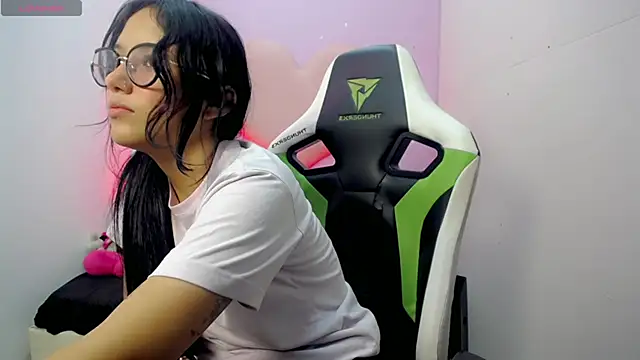 Snapshot of Mishell_hot_ chatting on 12-03-25, 08:29 Mishell hot online show from 12-03-25, 08:29