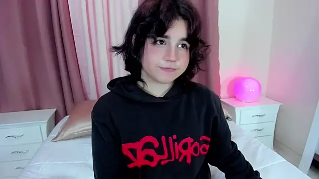 Snapshot of daniellesins2 chatting on 12-01-25, 12:54 daniellesins2 online show from 12-01-25, 12:54