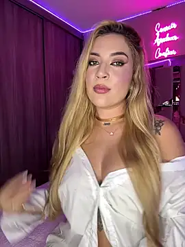 Snapshot of AlyonaWester_ chatting on 02-13-26, 09:33 AlyonaWester online show from 02-13-26, 09:33