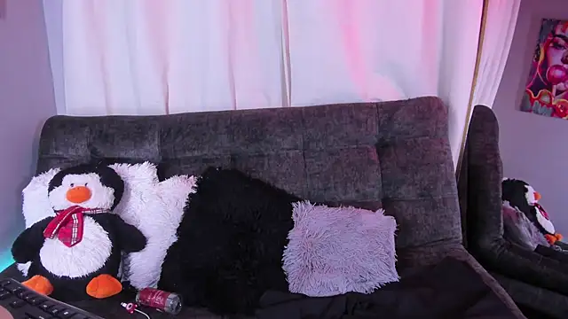 Snapshot of BonnieRitz chatting on 11-30-25, 12:47 BonnieRitz online show from 11-30-25, 12:47