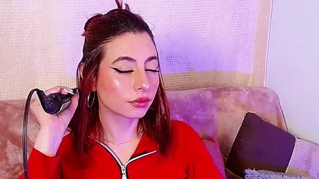 SophieDeRose online show from 01-12-26, 05:01