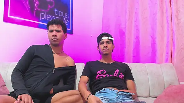 Snapshot of Peter_boys_1 chatting on 12-16-25, 05:23 Peter boys 1 online show from 12-16-25, 05:23