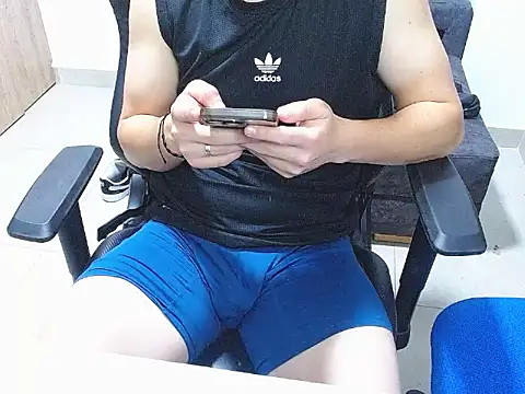 Snapshot of Liam_jones10 chatting on 11-29-25, 07:00 Liam jones10 online show from 11-29-25, 07:00