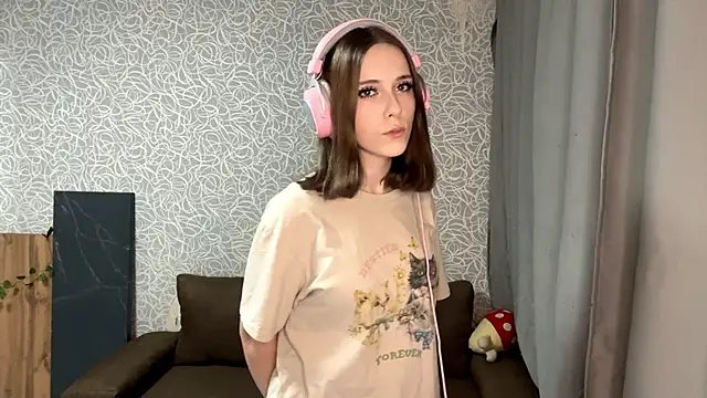 Snapshot of EvaLoveer chatting on 12-02-25, 11:04 EvaLoveer online show from 12-02-25, 11:04