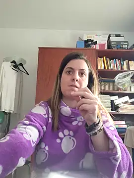 Sareyxon online show from 12-19-25, 10:00