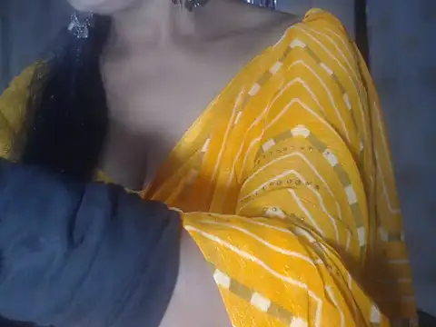 Hotronita123 online show from 02-05-26, 11:04