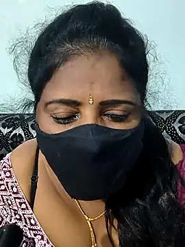 Snapshot of siri_telugutamil chatting on 12-14-25, 12:05 siri telugutamil online show from 12-14-25, 12:05