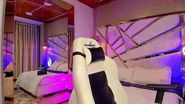 Snapshot of Ivonne_444 chatting on 12-02-25, 01:05 Ivonne 444 online show from 12-02-25, 01:05