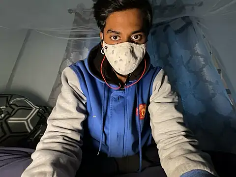 hunterboy2001 online show from 12-18-25, 09:04