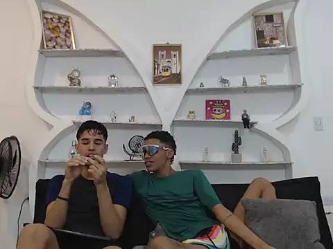 Snapshot of BIG_COCKS chatting on 12-04-25, 01:15 BIG COCKS online show from 12-04-25, 01:15