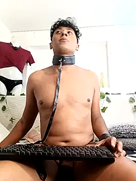 Snapshot of Varek_biglatin_dick chatting on 12-03-25, 01:24 Varek biglatin dick online show from 12-03-25, 01:24