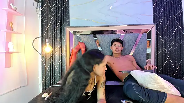 Snapshot of aaron_and_alahya chatting on 12-05-25, 02:53 aaron and alahya online show from 12-05-25, 02:53